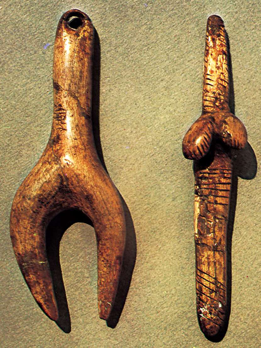 Stylised sculptures of women